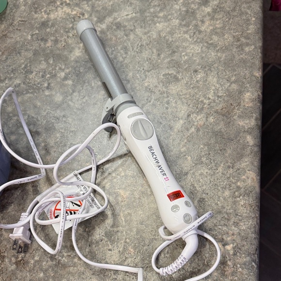 Beachwaver hair tool - Picture 1 of 2